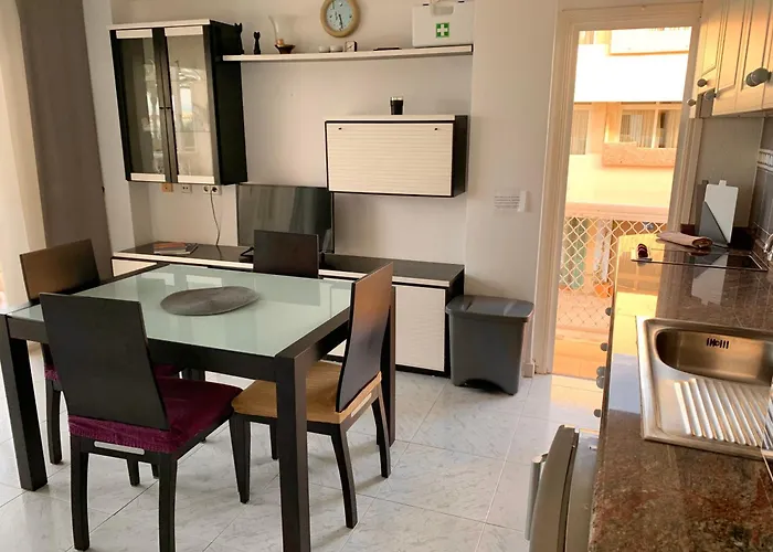 Apt Borras & Roca Plana, Fronte Mare